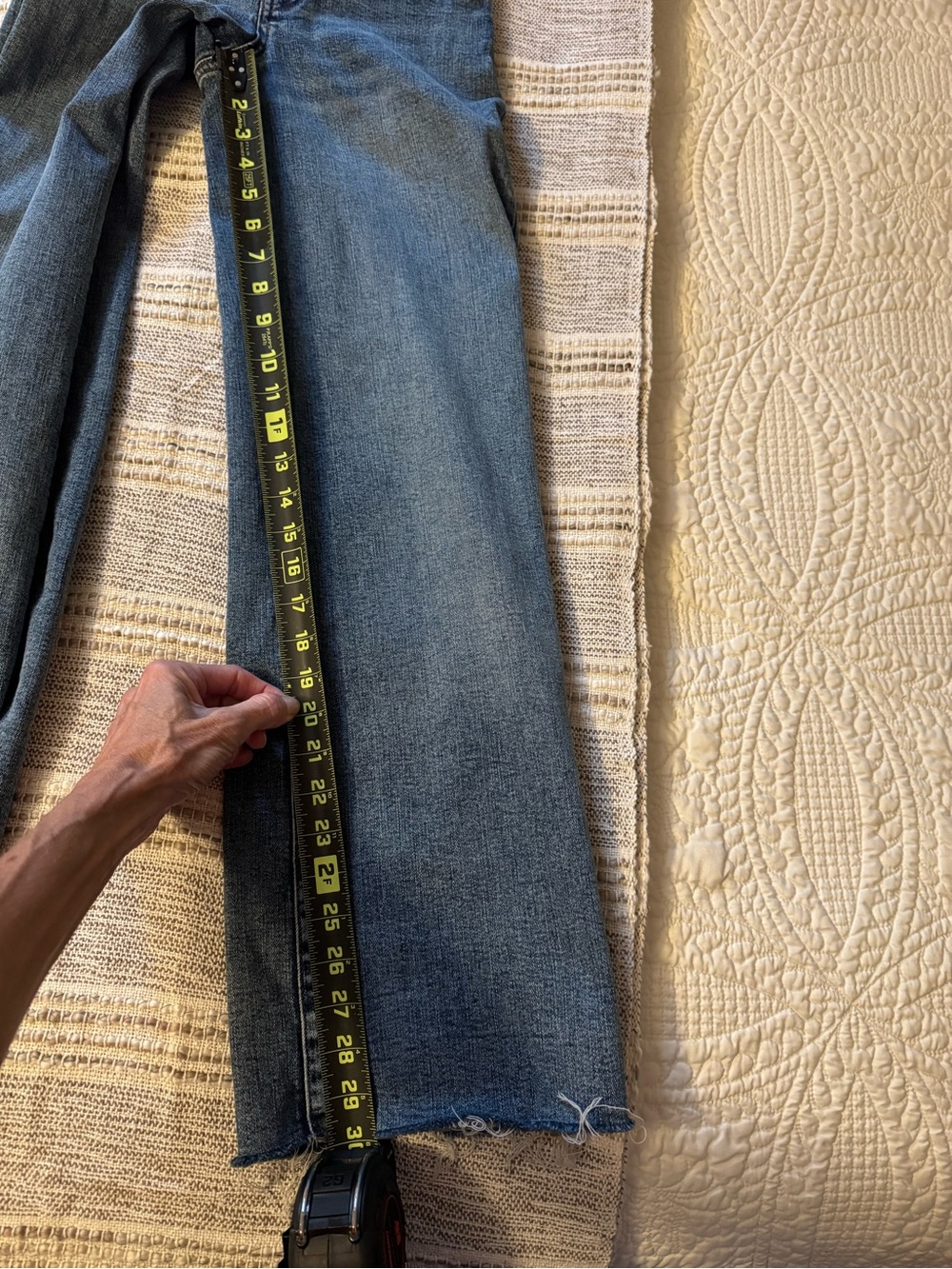 Frame Denim High-Rise Wide Leg Jeans in Dark Blue Wash -24” waist - 30” inseam - Picture 6 of 7
